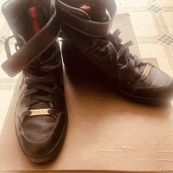 Gucci Black Sole Sneakers - Picture 2 of 7